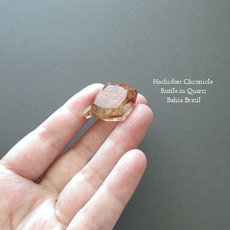 ルチルに柘植をつけてみました！ズンとくるのに落ち着く！ 希少な色味/美しい水晶の透明感】オレンジゴールドルチル