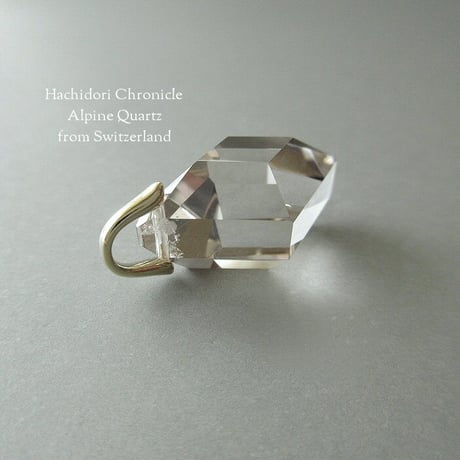 スイス産 アルプス水晶 / 小さめ厚切り 菱形カット ペンダントトップ [pt-2969]