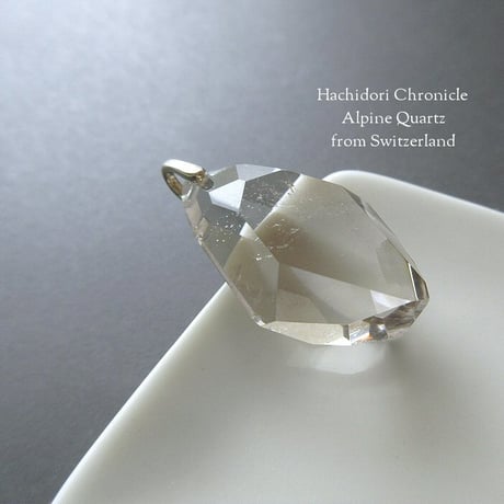 スイス産アルプス水晶 / ラフカット ペンダントトップ [pt-2999]