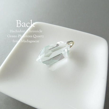 マダガスカル産 グリーンファントムクォーツ / 小さめ結晶カット ペンダントトップ [pt-2958]