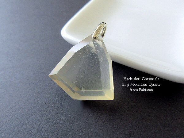 ザギマウンテンクォーツ / 6角カット ペンダントトップ [pt-2911