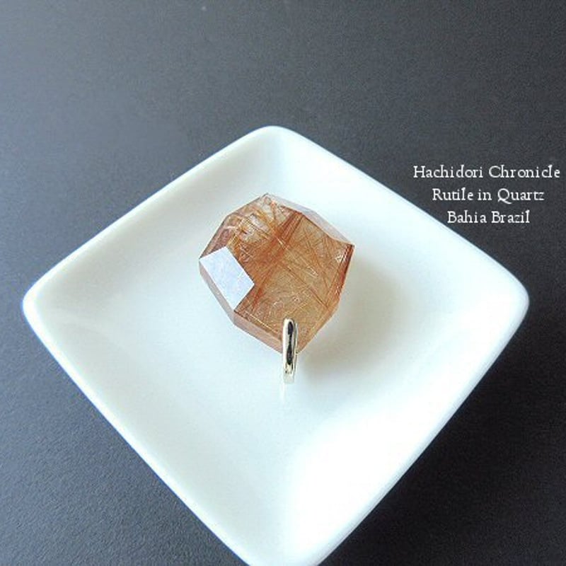 オレンジルチルクォーツ / 8角カット ペンダントトップ [pt-2914