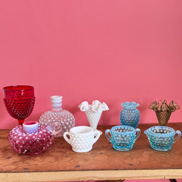 フェントン　ヴィンテージ 　ホブネイル　クランベリーガラス花瓶 vintage】Fenton Cranberry Opalescent Hobnail Ca