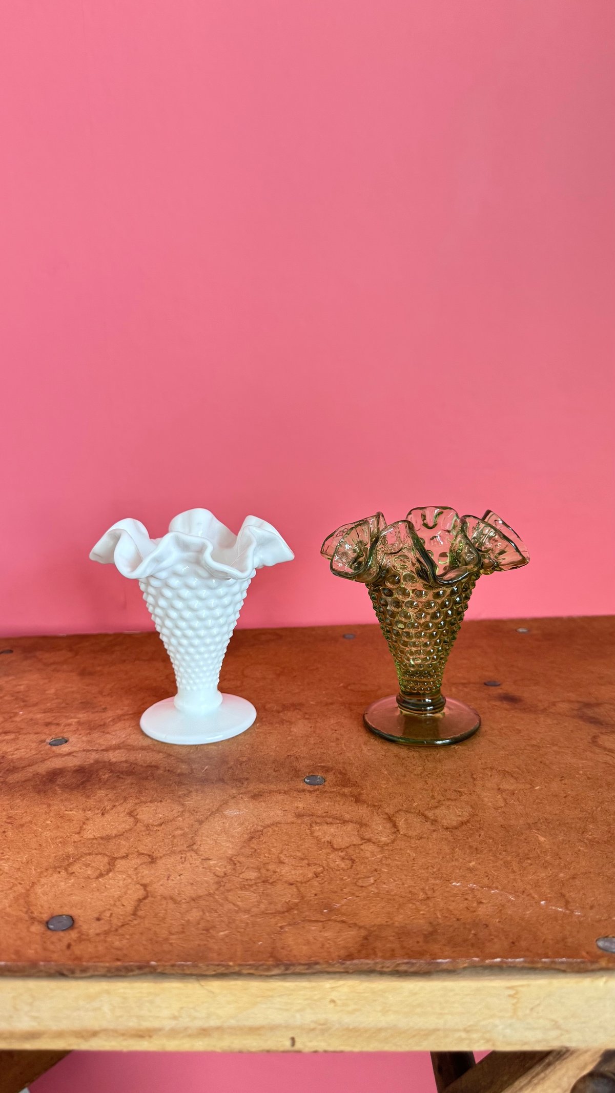 FENTON フェントン ミルクガラス ホワイト ホブネイル フラワーベース 2 Vintage Fenton Glass Hobnail Ruffled Fan Vase/ビンテージ