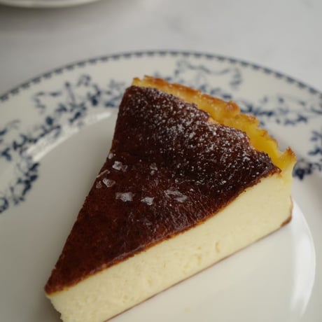 祝★2周年記念！送料無料キャンペーン3月末まで！【配送】 冷凍バスクチーズケーキ18cm※日曜までのご注文で次週木曜発送