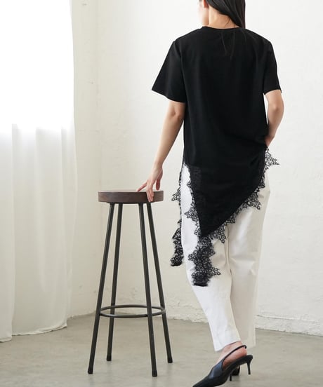 裾レーススリットTシャツ