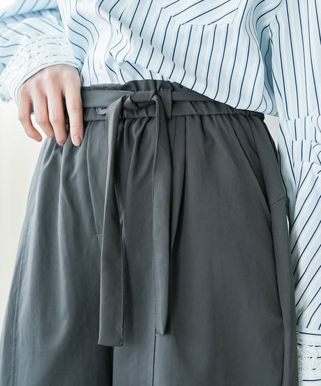 ベルト付きイージーカーブパンツ