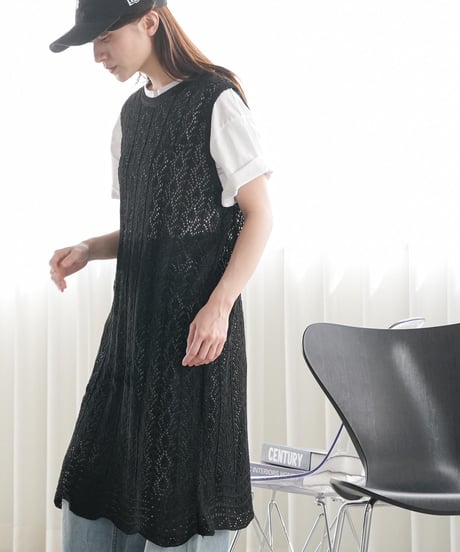 バックスリットノースリ透かし編みニットベスト