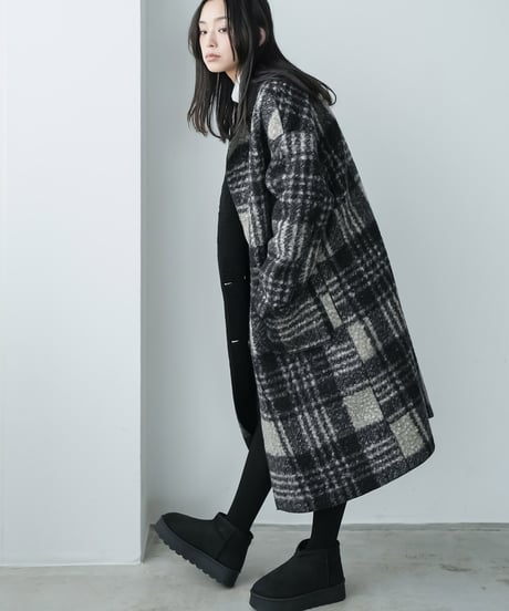 リバーシブルチェックボアコート