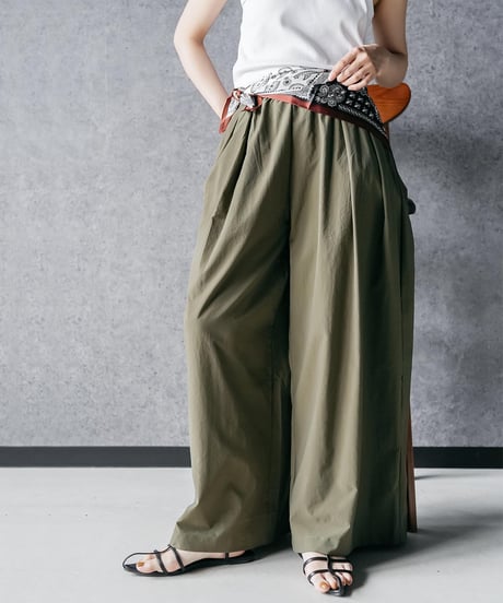 スカーフ付きミリタリーワイドパンツ
