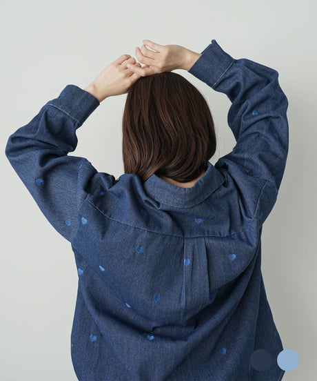 オーバーサイズハート刺繍デニムシャツ