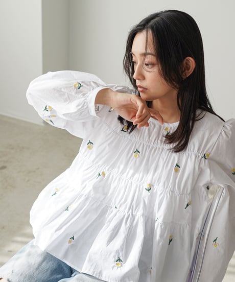 刺繍ティアードブラウス