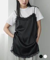 胸元レースサテンキャミワンピース