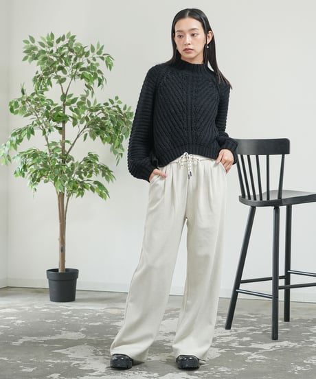 畦編みハイネックニットプルオーバー