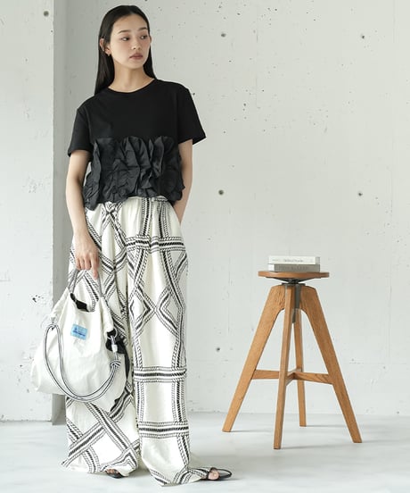 裾ウェーブフリルTシャツ