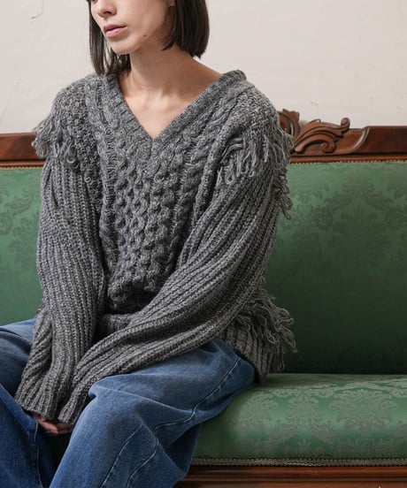 Vネックフリンジニットプルオーバー
