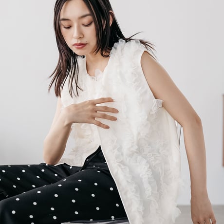 ayane ♡♡フリルベスト最終価格☆。.:＊・゜ フリルベスト | STORES