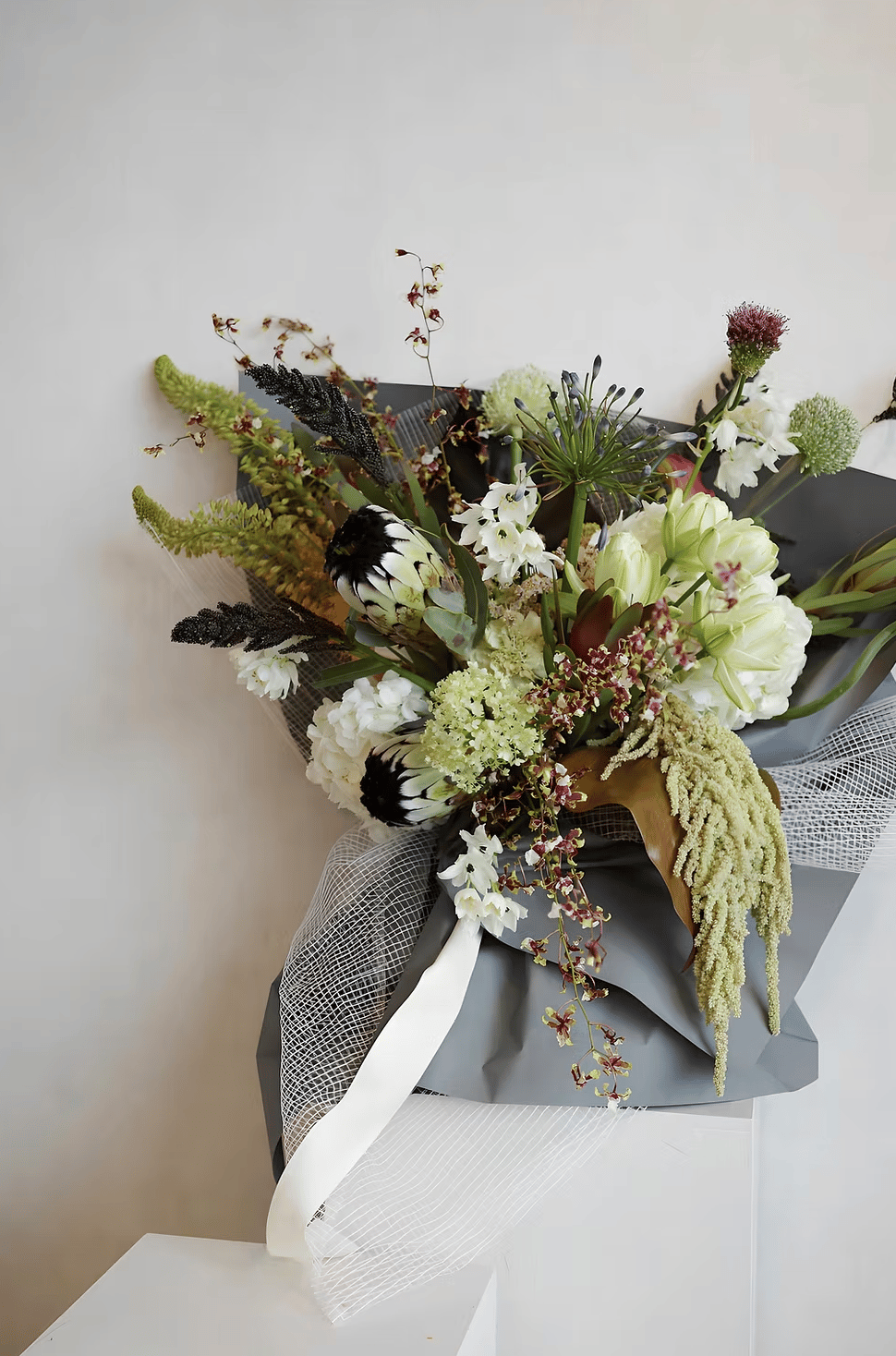 FLORISTおまかせ】季節の花束 XXL | FLORIST JP