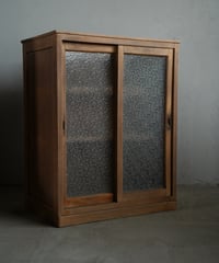 ガラス戸棚