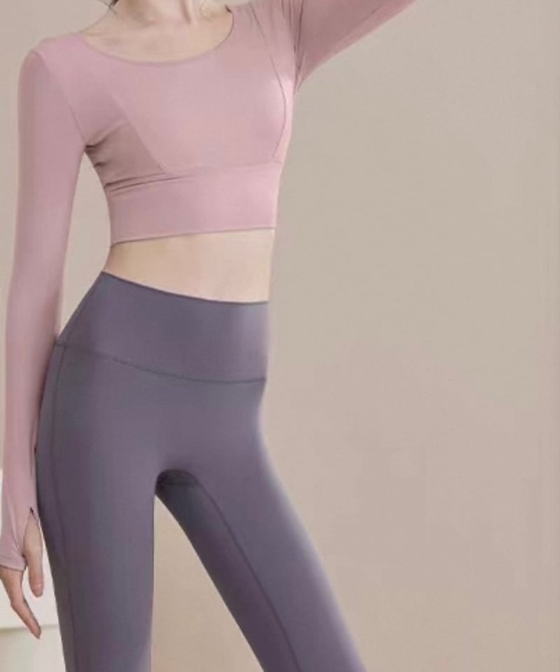 カップ付き】 Lira Roams 華奢見えクロップ丈スポーツトップス | Lira