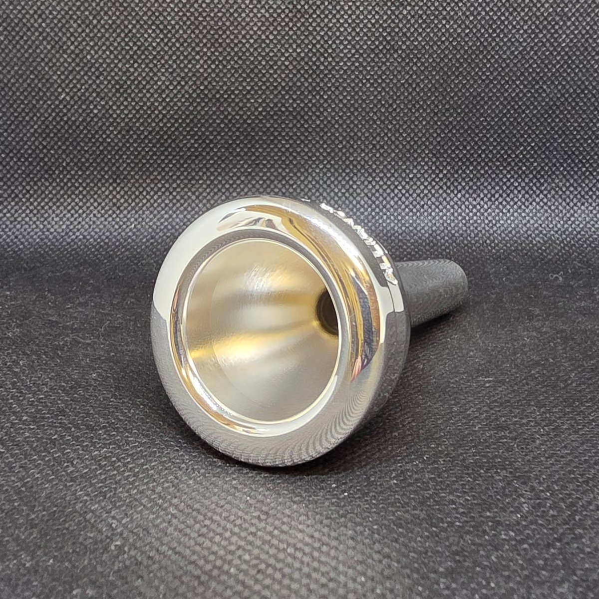 ユーフォニアムマウスピース　アライアンス DC4 ケース付き 中古 ユーフォニアムマウスピース 太管 アライアンス DC4 | すべての