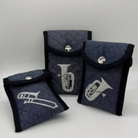 Atelier youmou フェルト刺繍入りマウスピースポーチ　デニム
