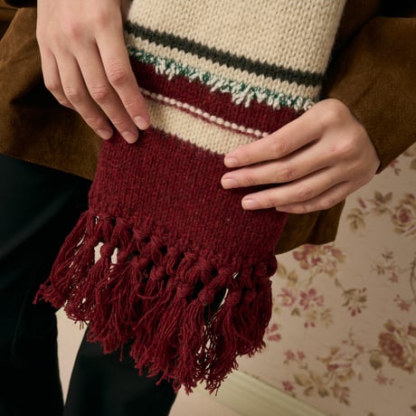 522  Knit scarf with hand craft fringe