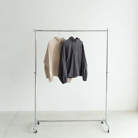 ナイロンフード付きジャケット