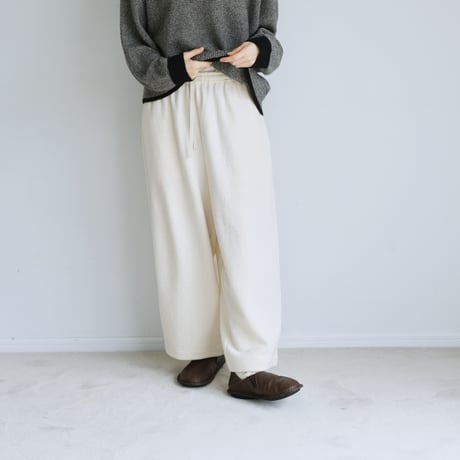 ループウール ワイドパンツ