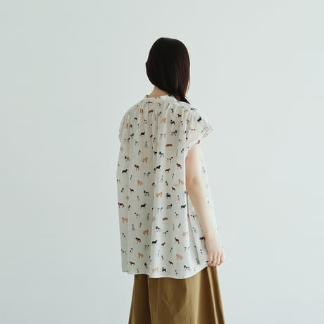 ドッグプリント ノースリーブシャツ