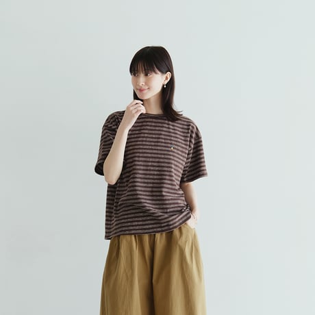 ポイント刺繍入りストライプTシャツ