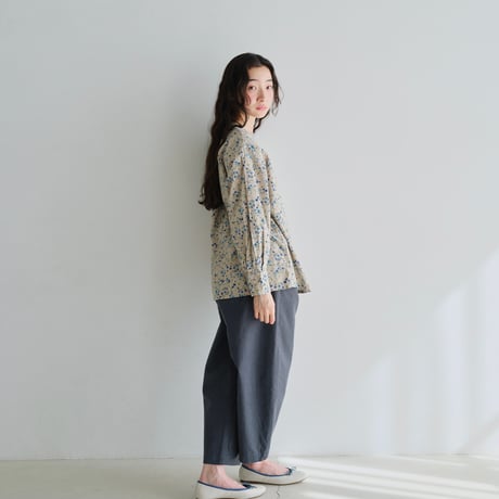 コットン小花柄シャツ