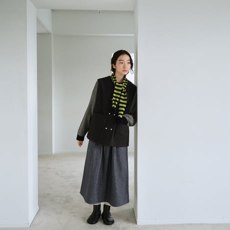 ポンポン付きストライプマフラー