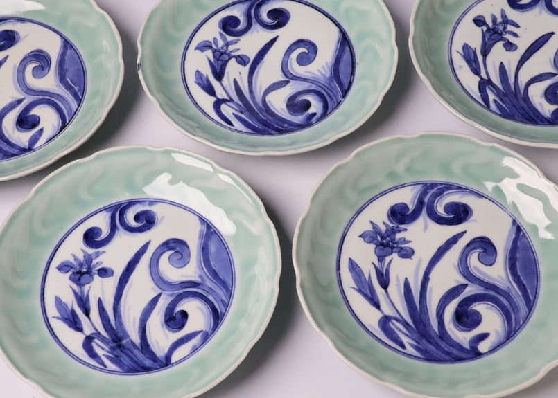 186 染付青磁 古伊万里 花 七寸皿 | あさい骨董店