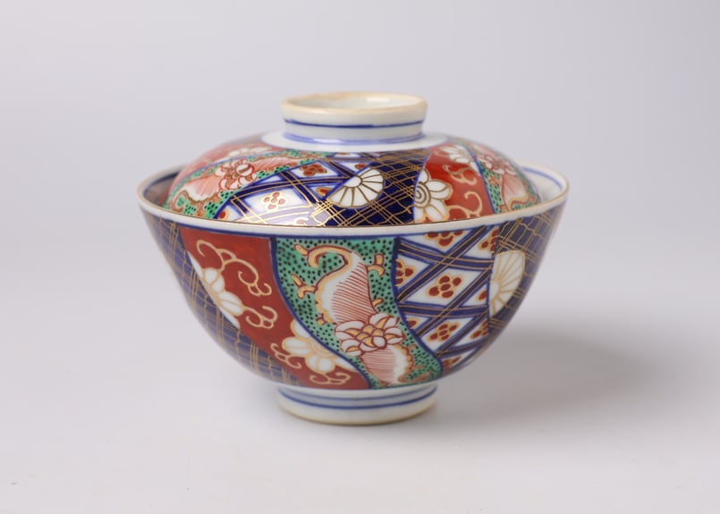 244 錦手 大聖寺伊万里 捻り紋 菊 通り物 蓋茶碗 | あさい骨董店