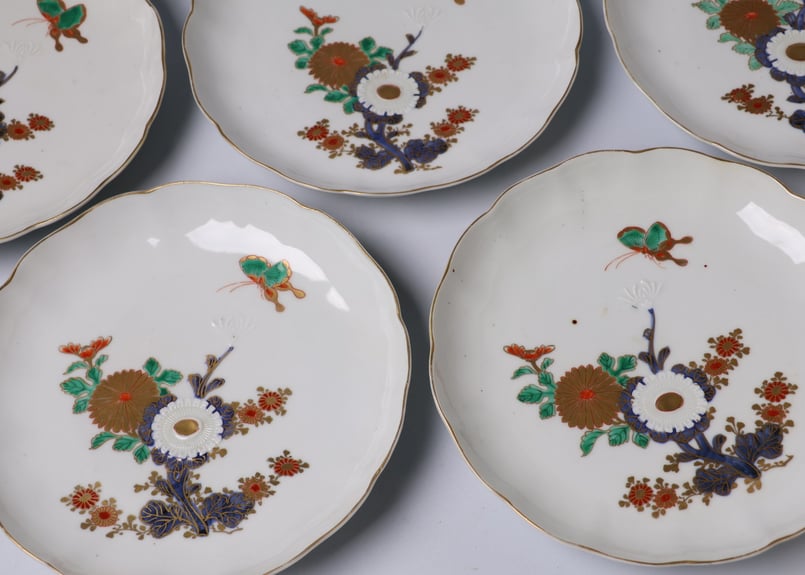 169 色絵 伊万里焼 菊 蝶 七寸皿 | あさい骨董店