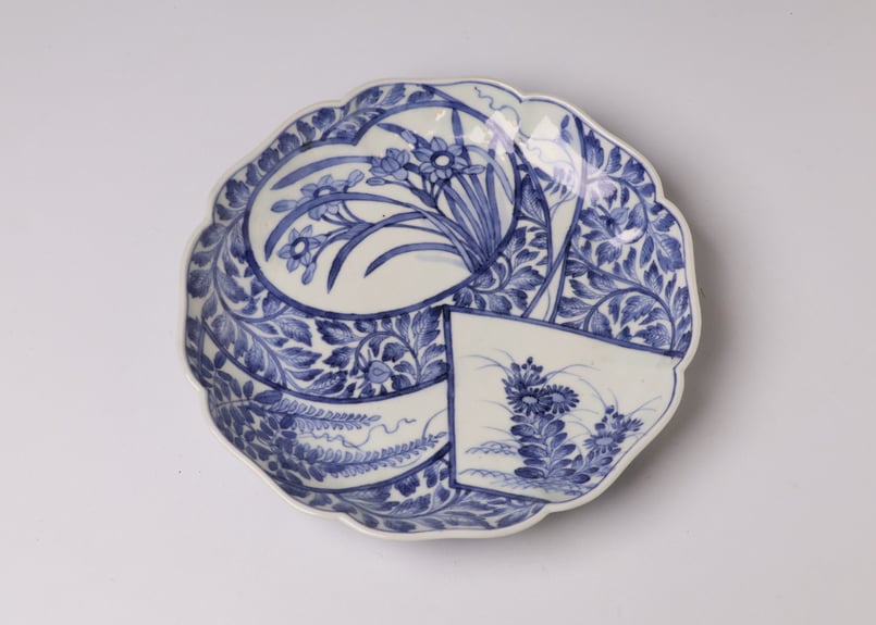 098 染付 水仙 藤 菊 古伊万里 七寸皿 | あさい骨董店