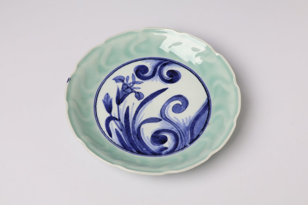 186 染付青磁 古伊万里 花 七寸皿 | あさい骨董店