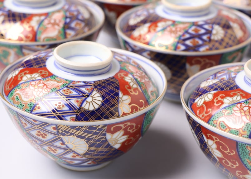 244 錦手 大聖寺伊万里 捻り紋 菊 通り物 蓋茶碗 | あさい骨董店