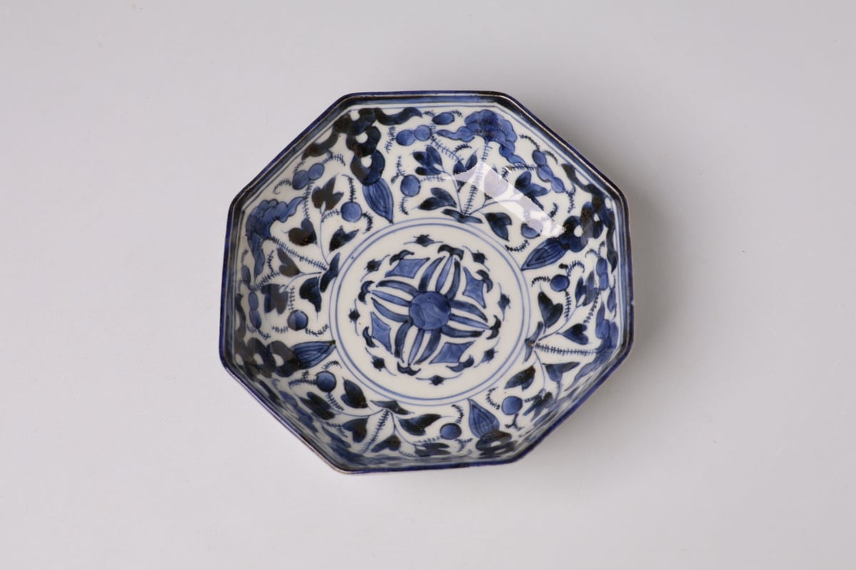 213 染付 古伊万里 花 八角 膾皿 | あさい骨董店