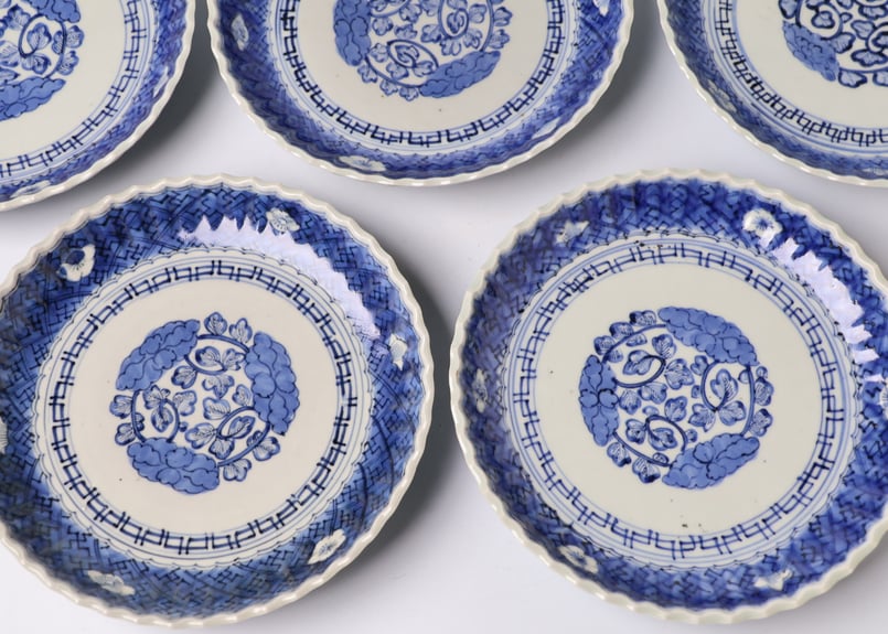 185 染付 古伊万里 花 六寸皿 | あさい骨董店