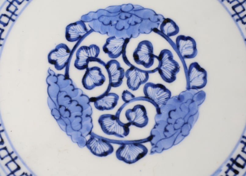 185 染付 古伊万里 花 六寸皿 | あさい骨董店