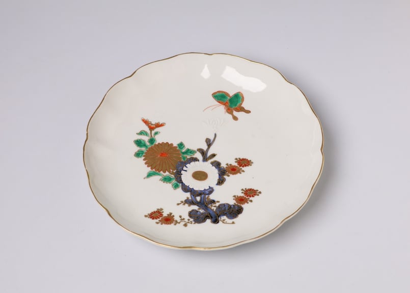 169 色絵 伊万里焼 菊 蝶 七寸皿 | あさい骨董店