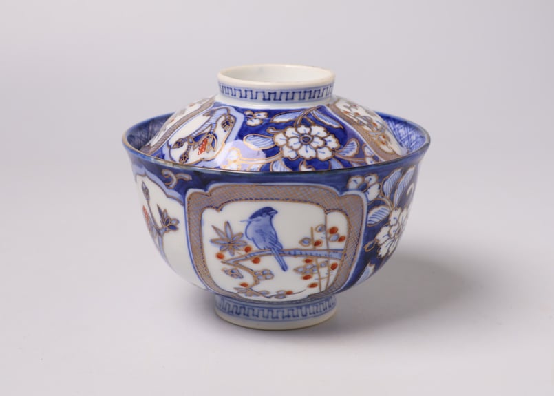 【大明年製　伊万里焼　蓋付き茶碗　錦絵　唐人絵付け】骨董　アンティーク 大明年製 伊万里焼 蓋付き茶碗 錦絵 唐人絵付け】骨董 アンティーク