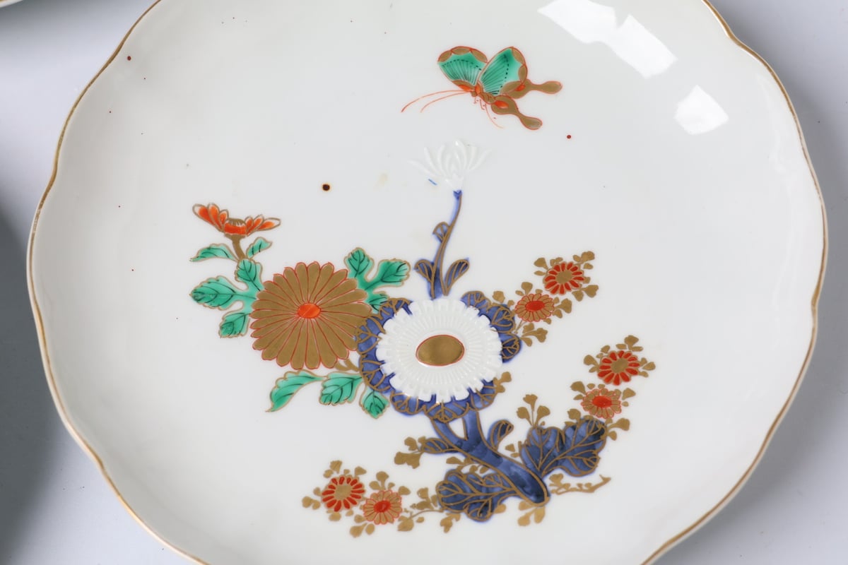 169 色絵 伊万里焼 菊 蝶 七寸皿 | あさい骨董店