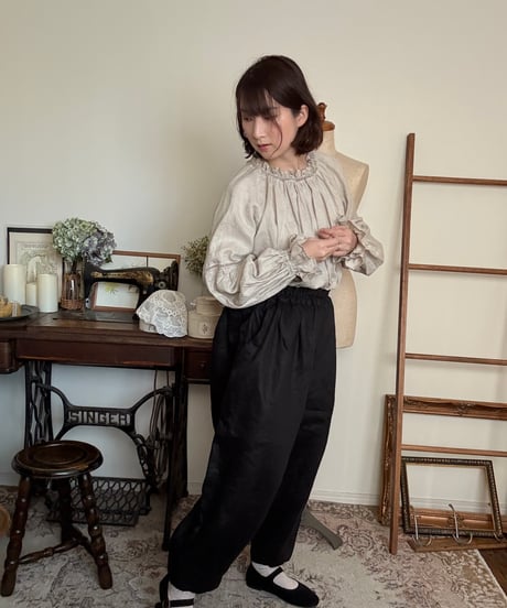 【ブラック】コクーンシルエットパンツ