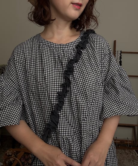 【アンティークすみ黒】　チュールフリルショルダー
