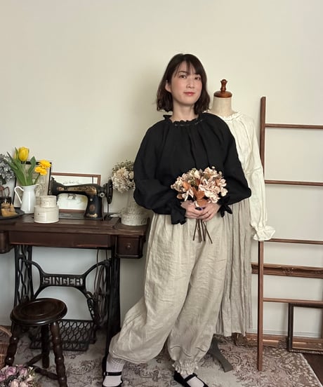 【ブラック】はしごレースブラウス