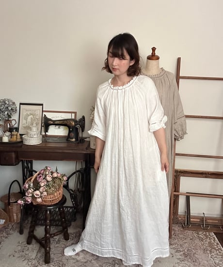 【試着のみ】フランスアンティーク ワンピース ヴィンテージ ジャンヌバレ 試着のみ】フランスアンティーク ワンピース ヴィンテージ ジャンヌ