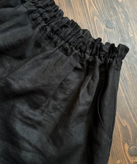 【ブラック】コクーンシルエットパンツ